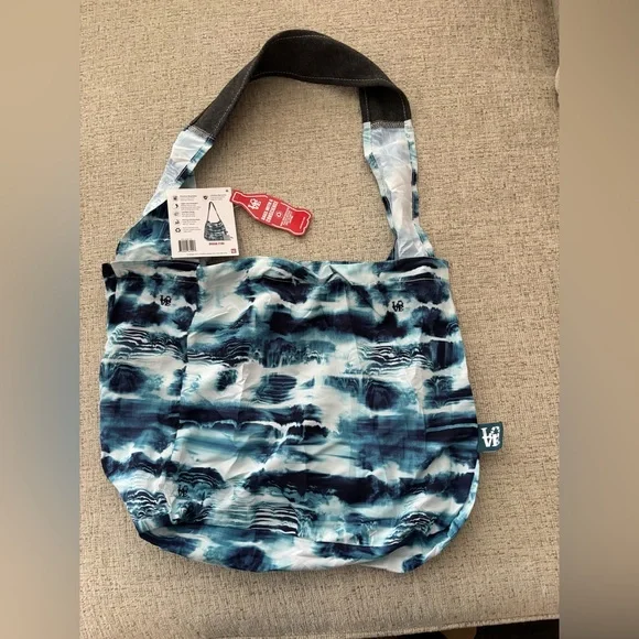 Ocean Tyde Blue and White Bag - Picture 1 of 11